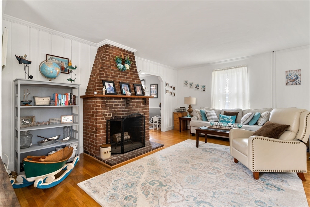 31 Chickatabot Road Quincy, MA 02169 - Photo 3 of 26 Gallery Image 3