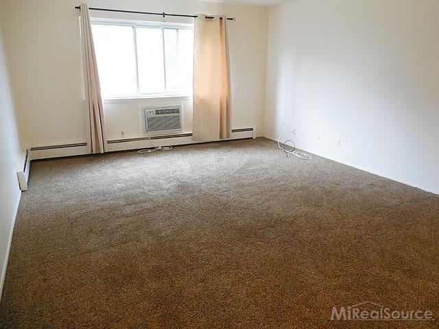 803 Plate Street, Unit 205 Rochester, MI 48307 - Photo 2 of 9 31217201-1.JPG