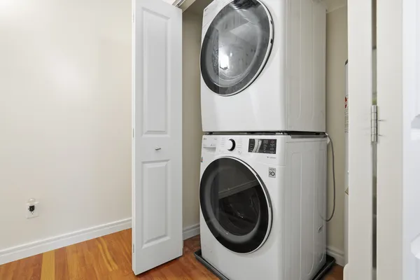 $355,000 | 212 North Center Street, Unit 301, Bloomington, IL 61701