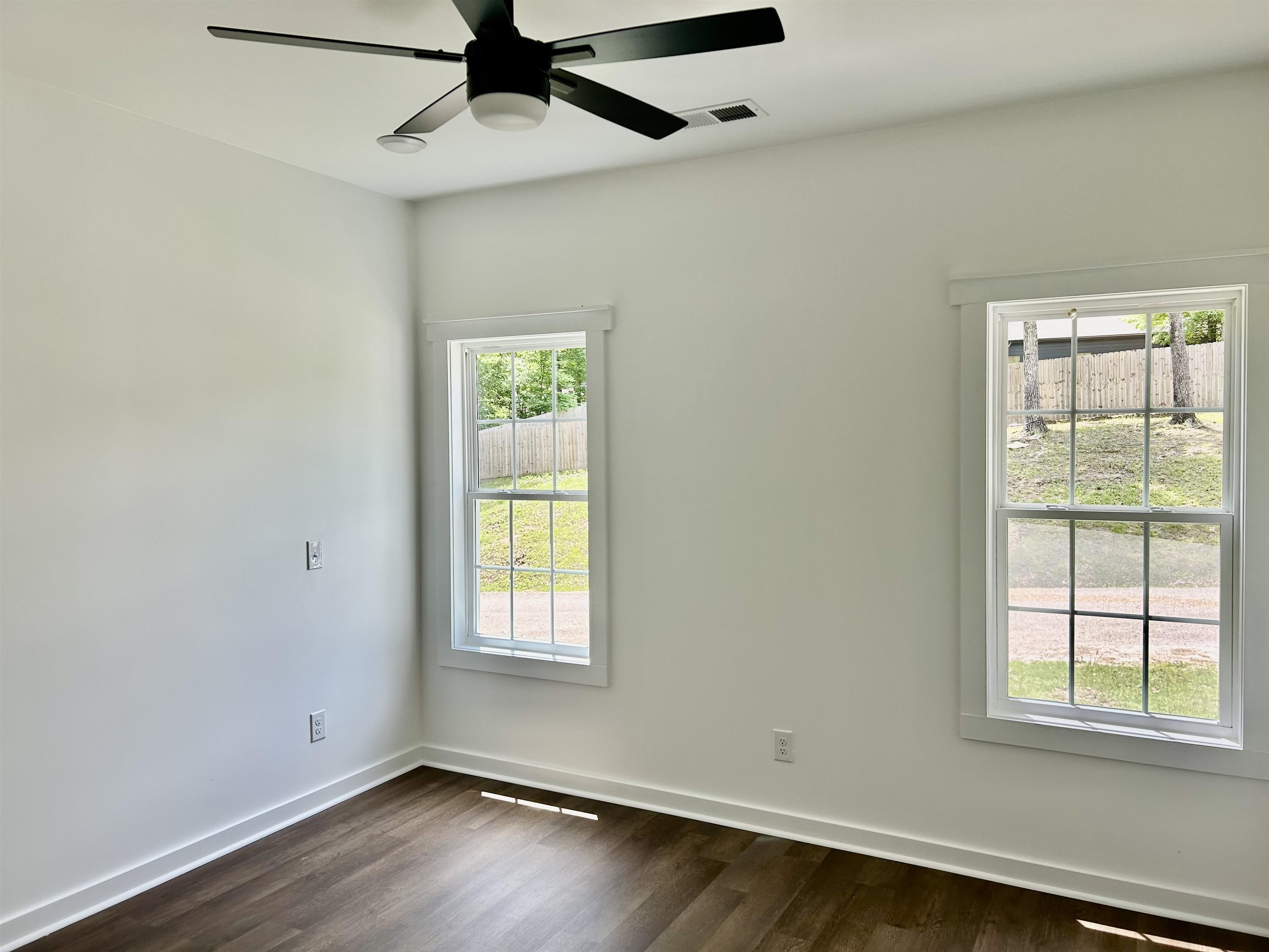 35 Grapevine Cove Counce, TN 38326 - Photo 14 of 25 an empty room with a window