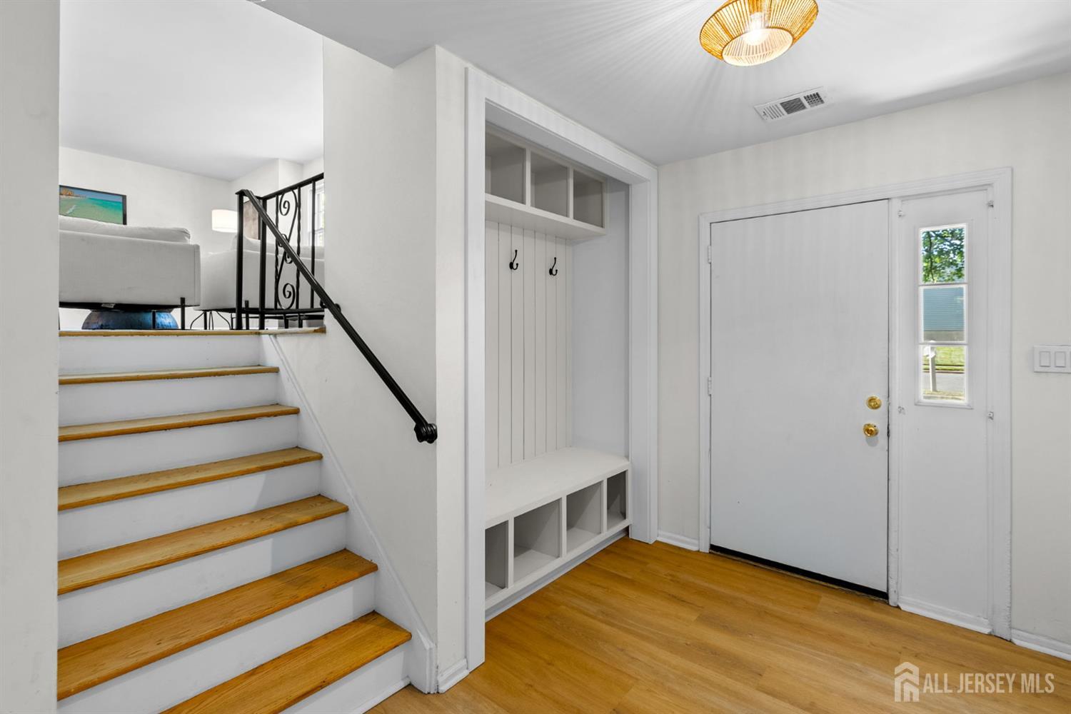 17 Meredith Road Edison, NJ 08817 - Photo 3 of 37