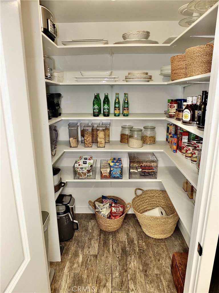 220 Loyola Road Costa Mesa, CA 92626 - Photo 13 of 34