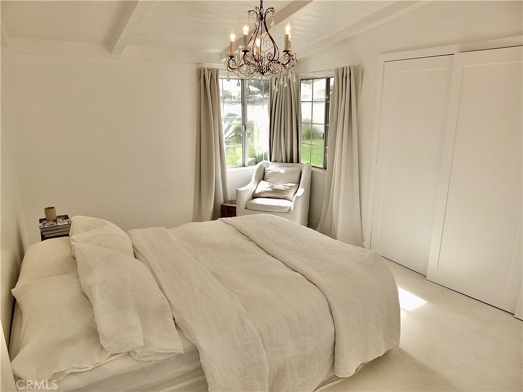 220 Loyola Road Costa Mesa, CA 92626 - Photo 14 of 34