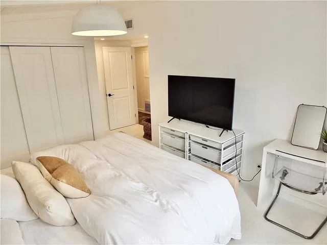 $7,000 | 220 Loyola Road, Costa Mesa, CA 92626