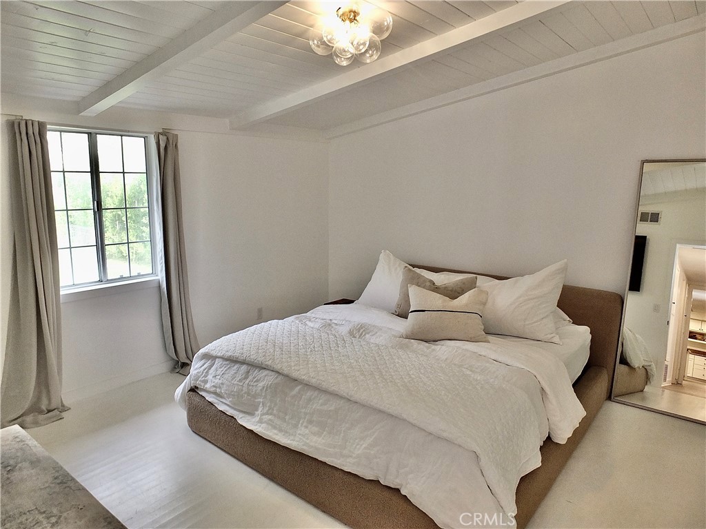 220 Loyola Road Costa Mesa, CA 92626 - Photo 20 of 34