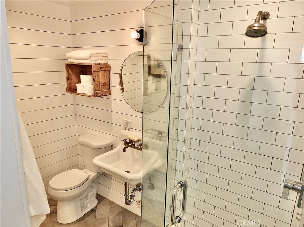 220 Loyola Road Costa Mesa, CA 92626 - Photo 30 of 34