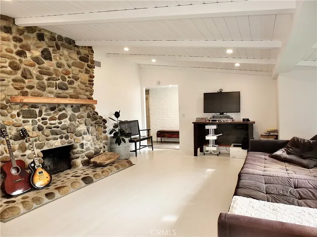 $7,000 | 220 Loyola Road, Costa Mesa, CA 92626