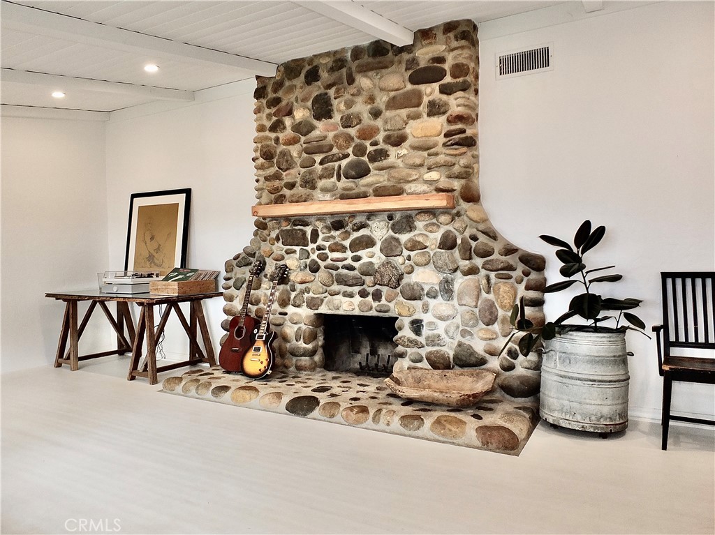 220 Loyola Road Costa Mesa, CA 92626 - Photo 8 of 34