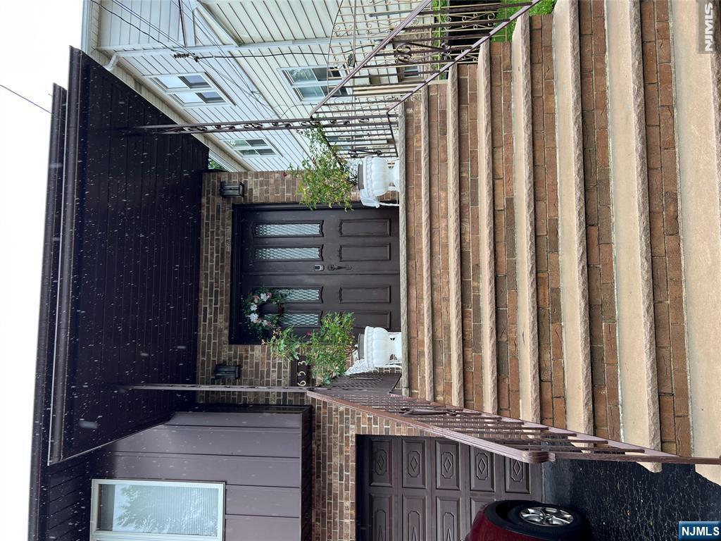 653 Maple Avenue, Unit 2A Ridgefield, NJ 07657 - Photo 2 of 9