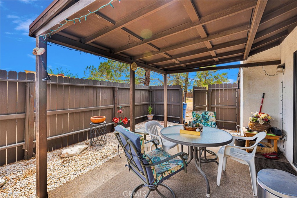 19031 Shoshonee Road Apple Valley, CA 92307 - Photo 34 of 43