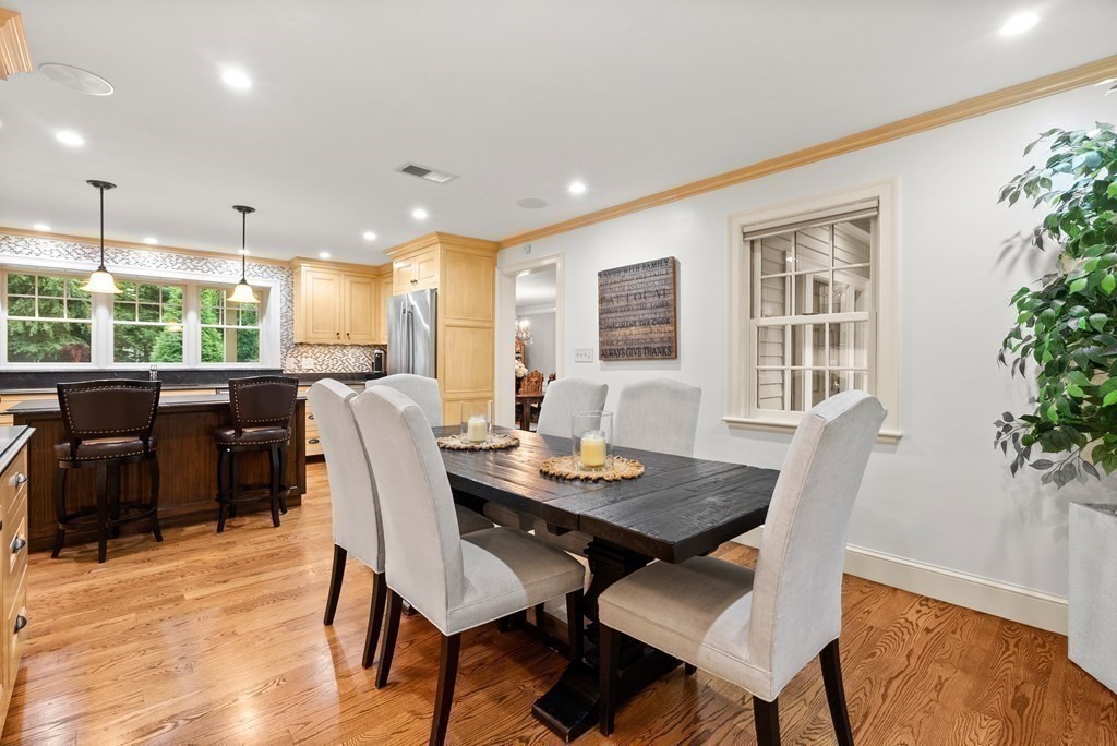 45 Sunset Road Weston, MA 02493 - Photo 11 of 39