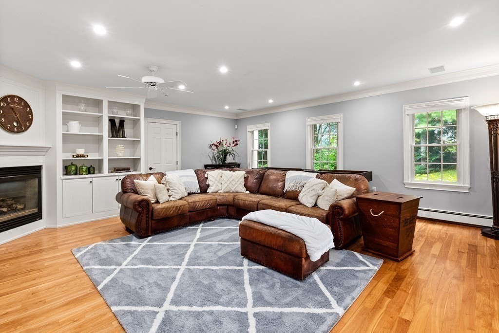 45 Sunset Road Weston, MA 02493 - Photo 4 of 39