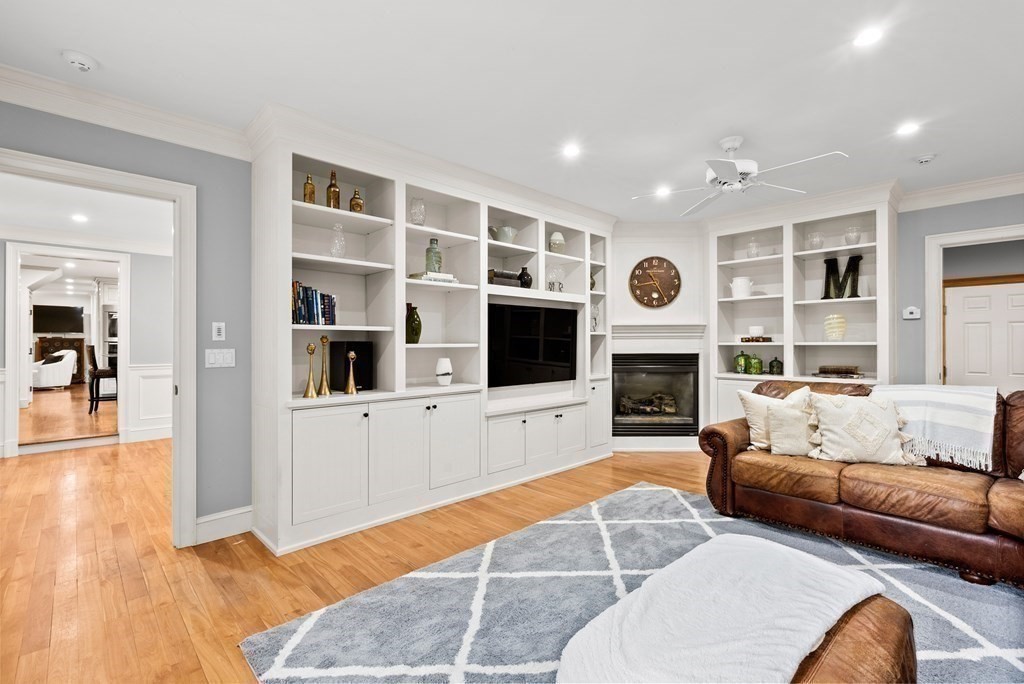45 Sunset Road Weston, MA 02493 - Photo 5 of 39