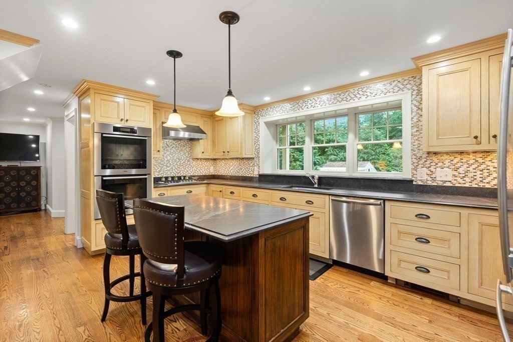 45 Sunset Road Weston, MA 02493 - Photo 7 of 39
