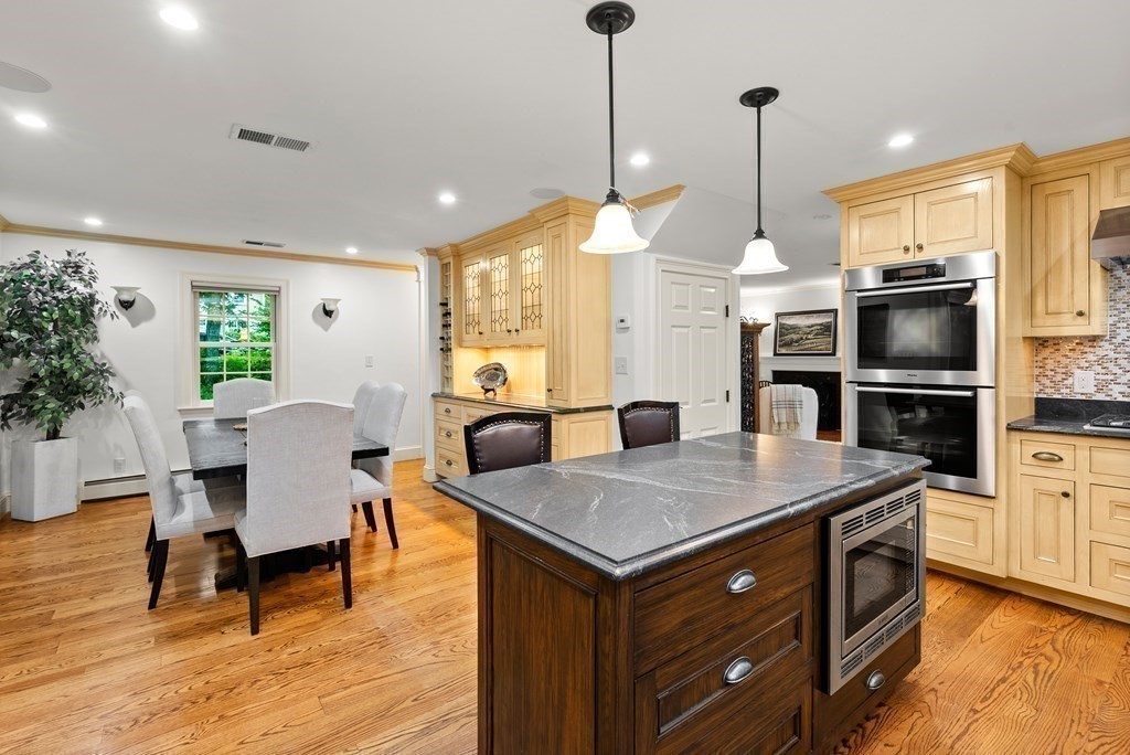 45 Sunset Road Weston, MA 02493 - Photo 8 of 39