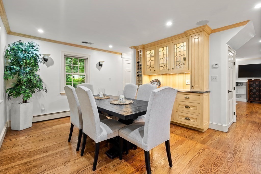 45 Sunset Road Weston, MA 02493 - Photo 9 of 39