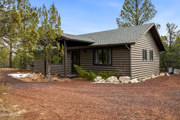 $320,000 | 3113 Whitetail Way, Overgaard, AZ 85933