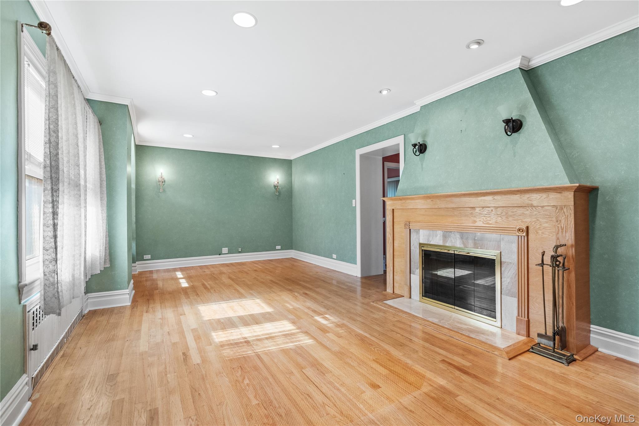 103 Petersville Road New Rochelle, NY 10801 - Photo 3 of 27