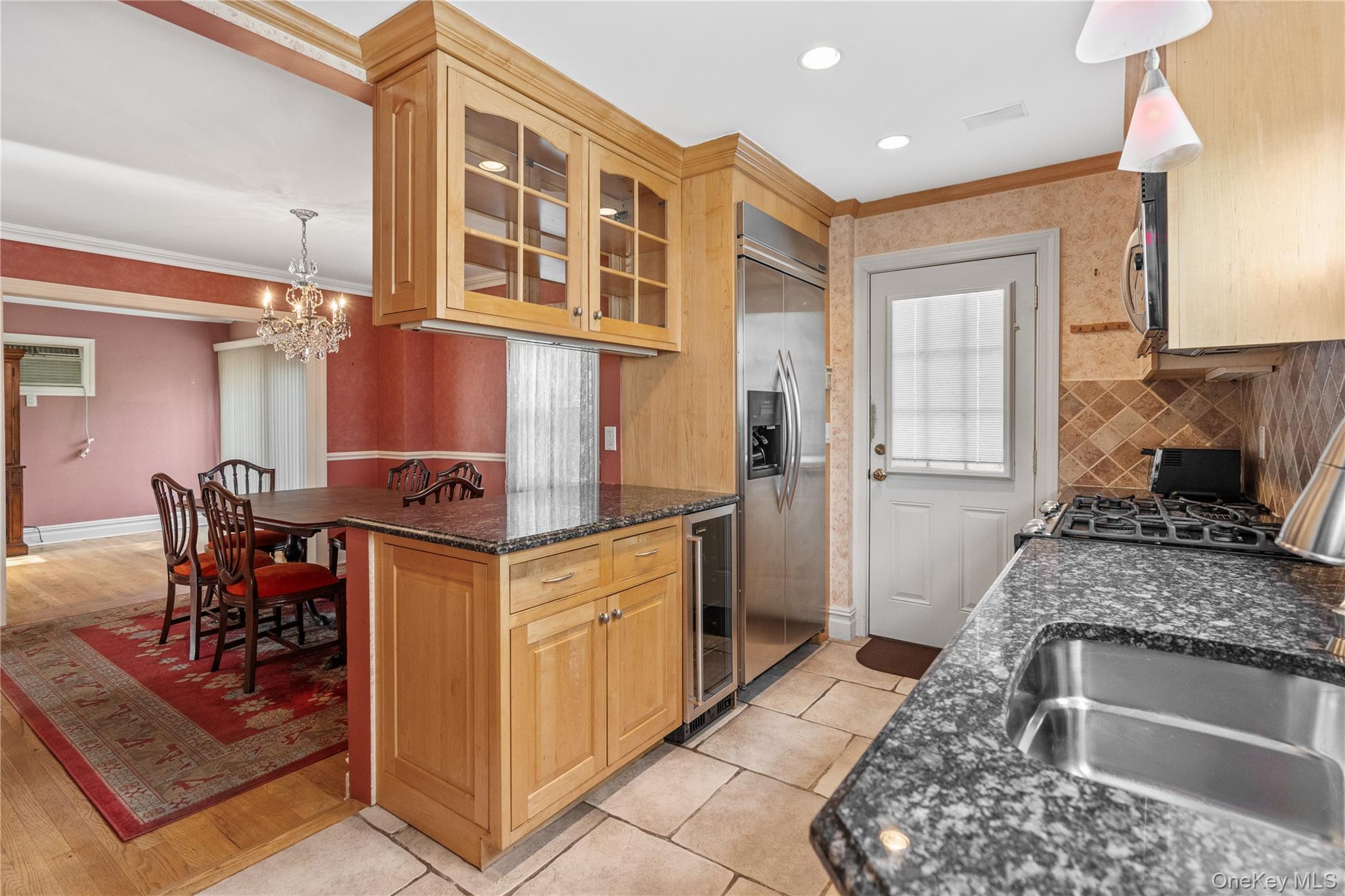 103 Petersville Road New Rochelle, NY 10801 - Photo 8 of 27