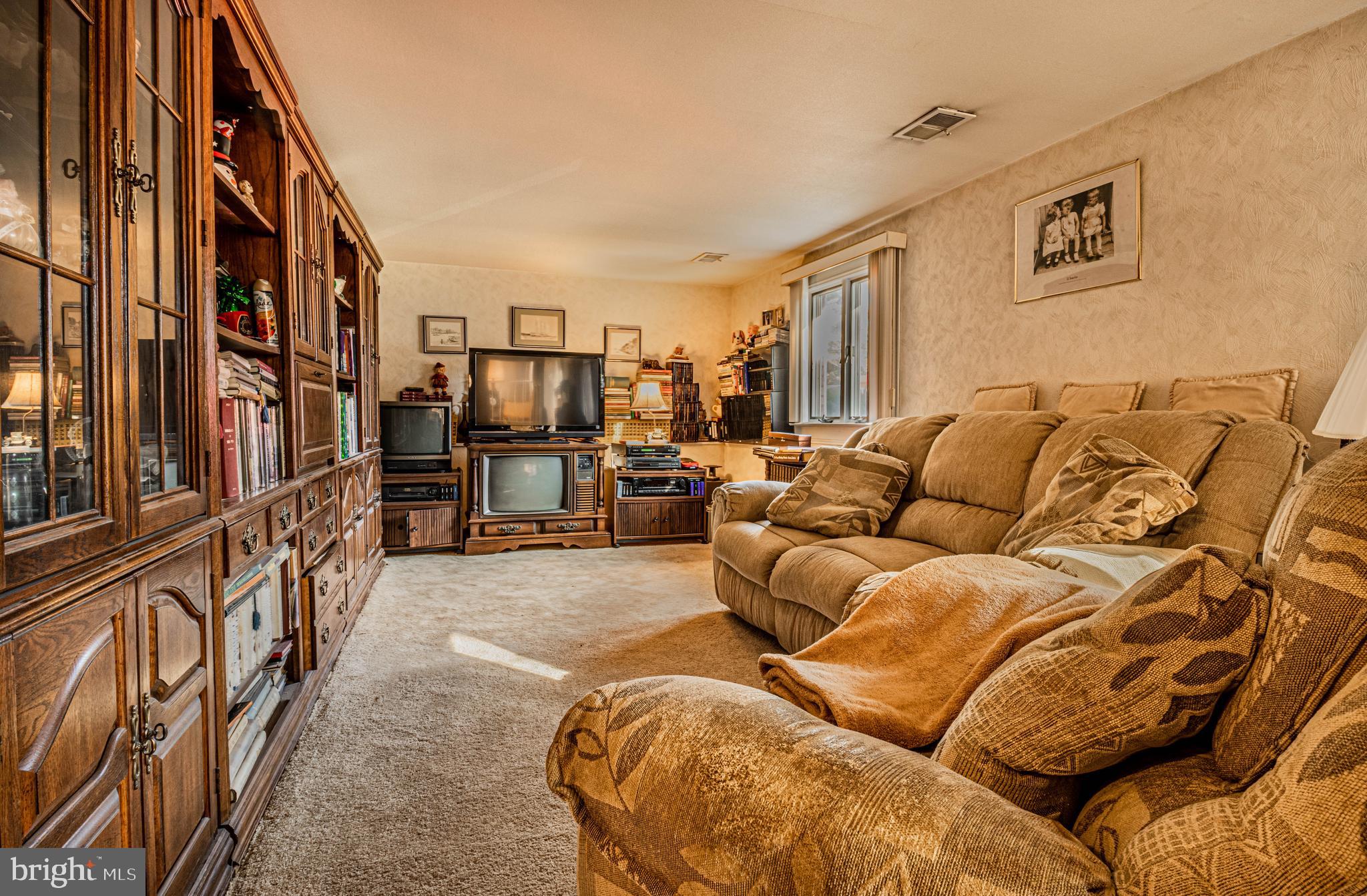 16 Yale Road Atco, NJ 08004 - Photo 3 of 19 Gallery Image 3