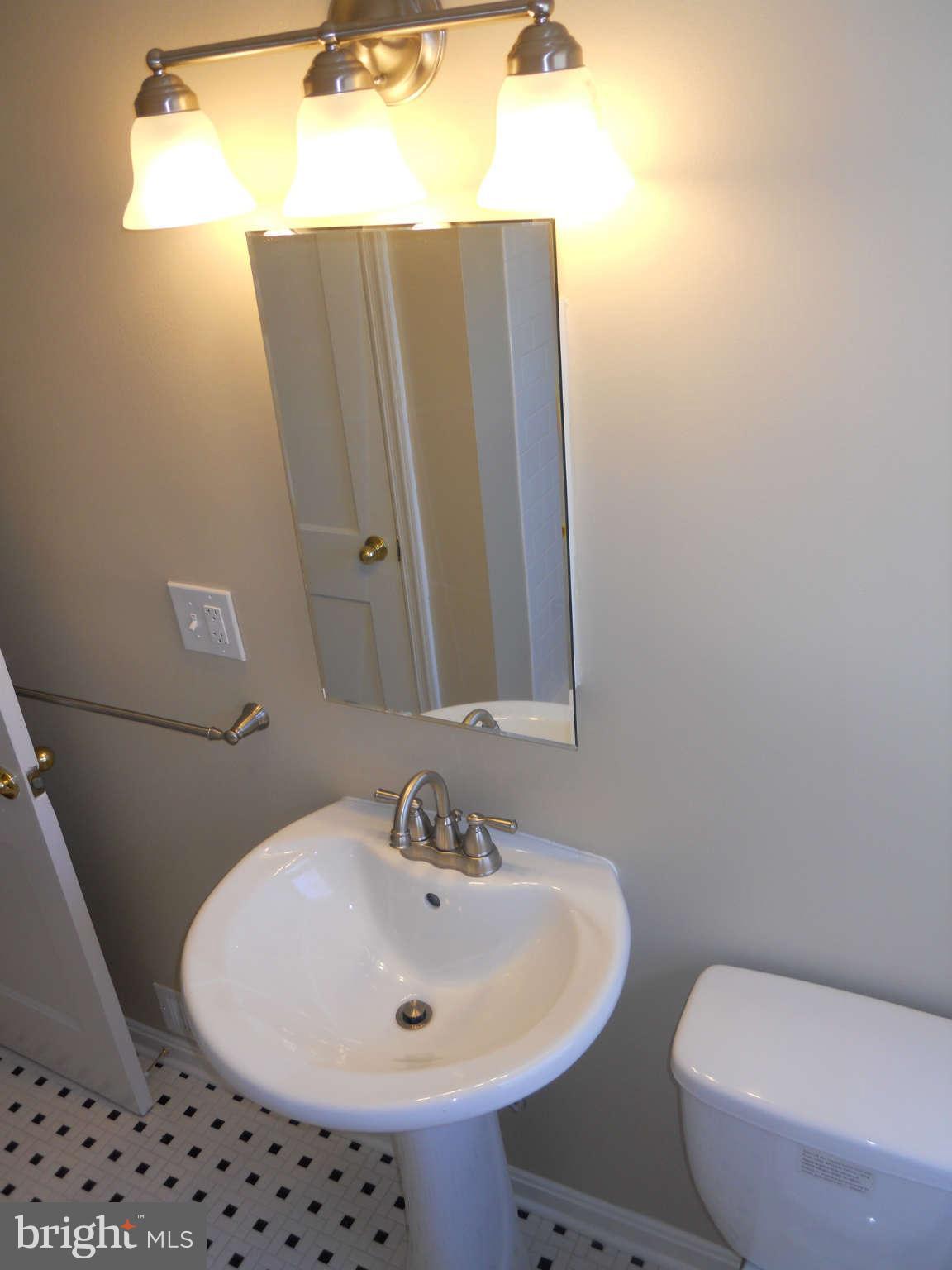 1532 Ramblewood Road Baltimore, MD 21239 - Photo 22 of 25 Bath