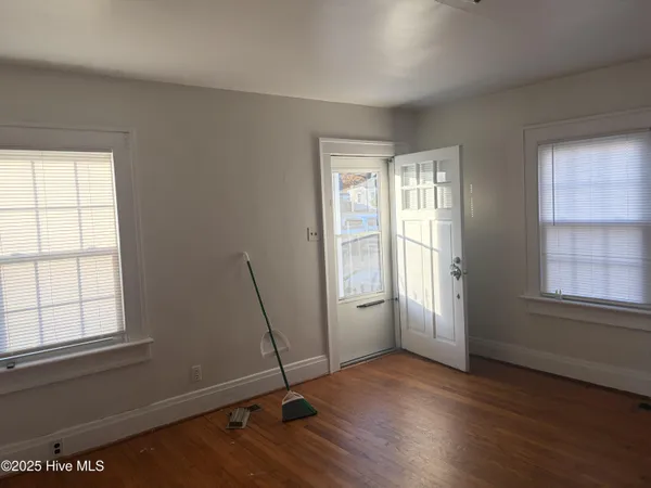 $180,000 | 906 Corbett Avenue Northeast, Wilson, NC 27893