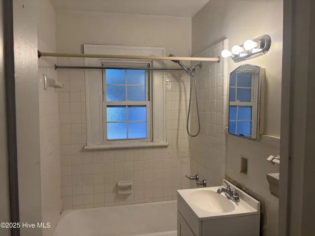 $180,000 | 906 Corbett Avenue Northeast, Wilson, NC 27893