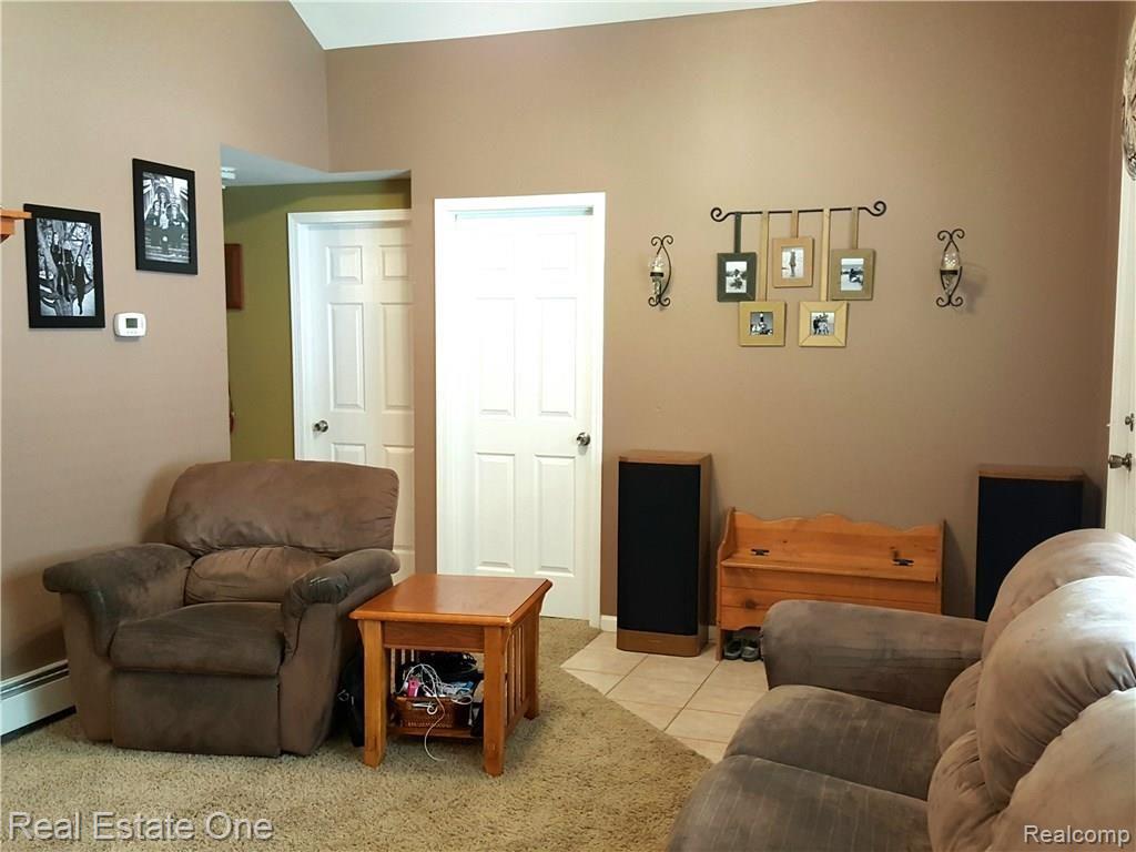 2842 Cherry Road Highland, MI 48356 - Photo 27 of 35 20160801_030952.jpg