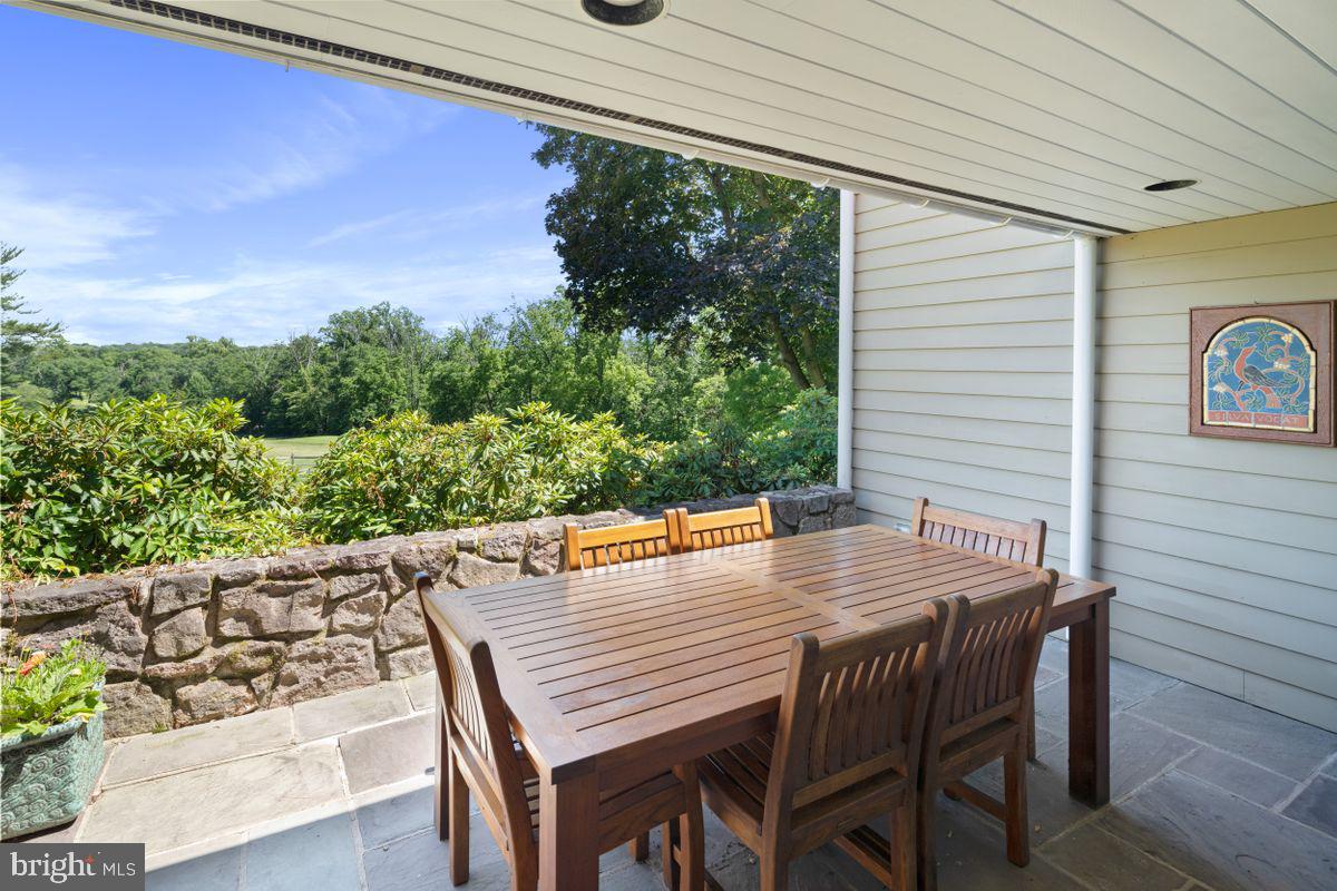 81 Golfview Road Doylestown, PA 18901 - Photo 3 of 35