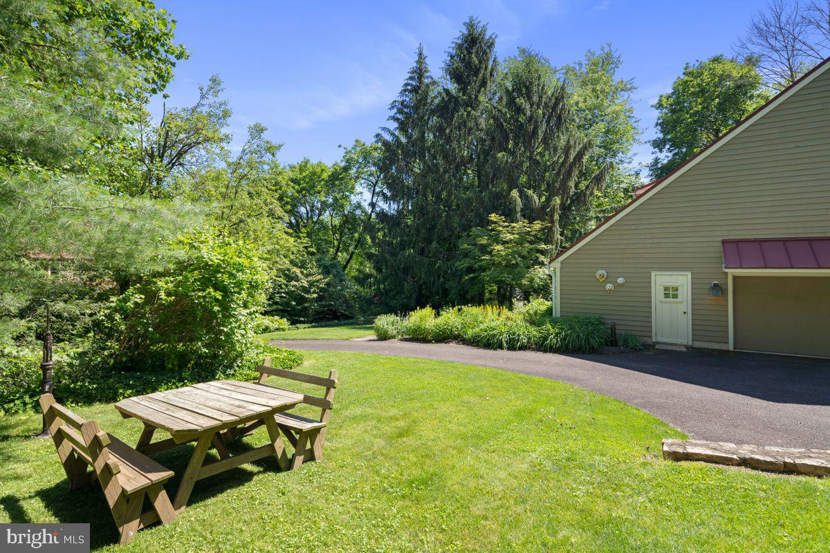 81 Golfview Road Doylestown, PA 18901 - Photo 31 of 35