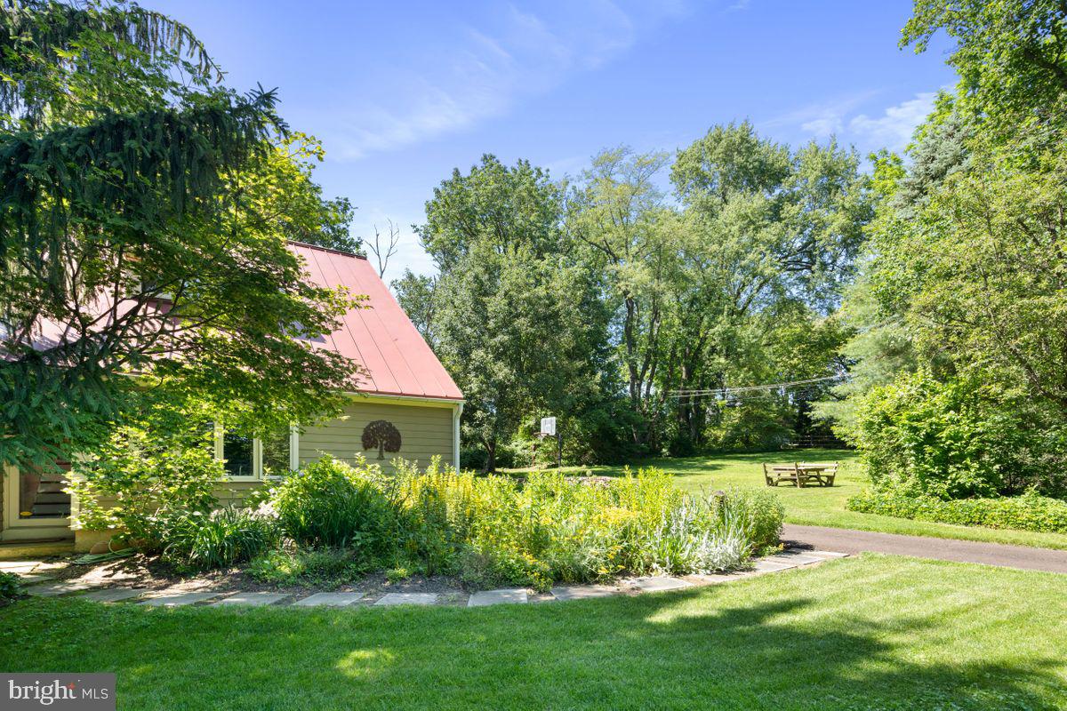 81 Golfview Road Doylestown, PA 18901 - Photo 32 of 35