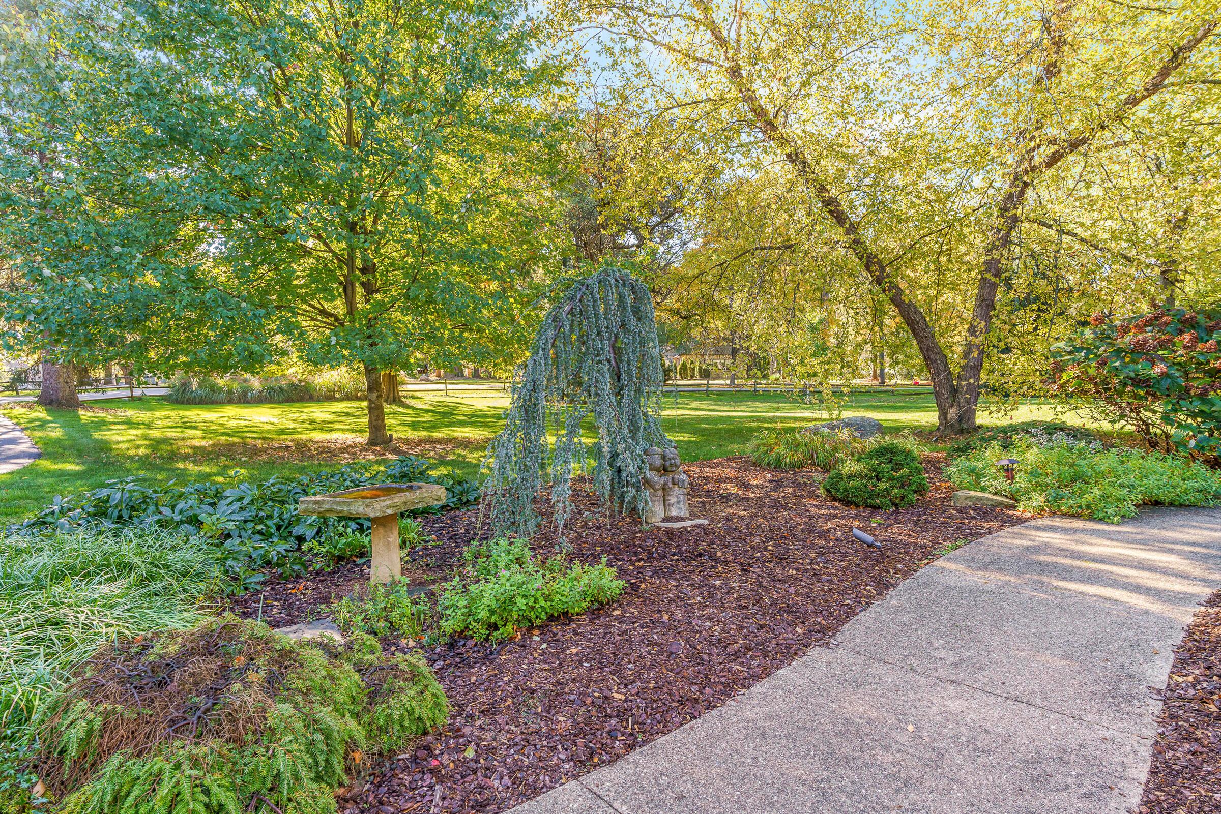 4200 Dublin Road, Unit LOT 8 Columbus, OH 43221 - Photo 32 of 46 Front garden