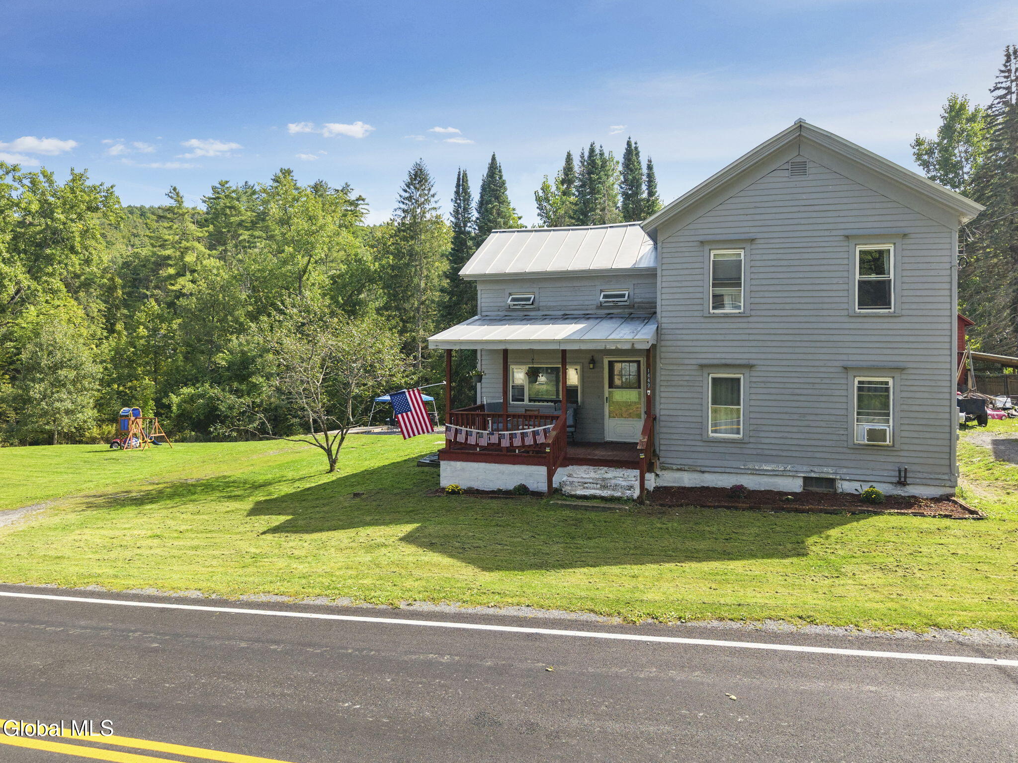 1-1449HunterlandRd_046