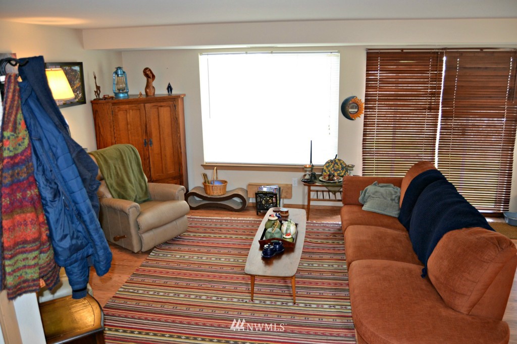 10918 Southeast 169th Place Renton, WA 98055 - Photo 4 of 13