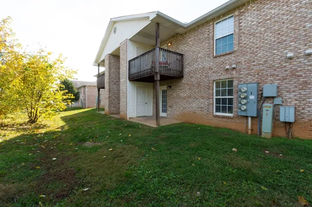 $950 | 3301 Royster Lane, Unit 1206, Clarksville, TN 37042