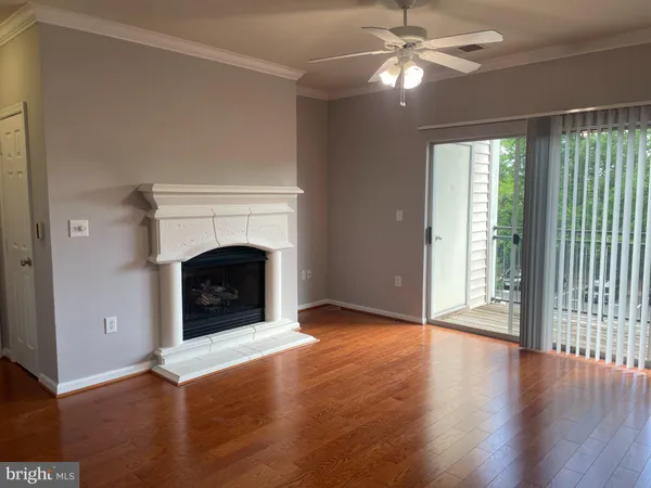 $1,950 | 12124 Garden Ridge Lane, Unit 301, Fairfax, VA 22030