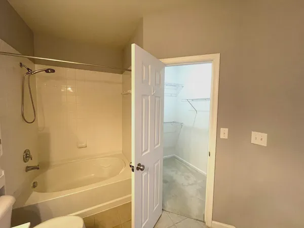 $1,950 | 12124 Garden Ridge Lane, Unit 301, Fairfax, VA 22030