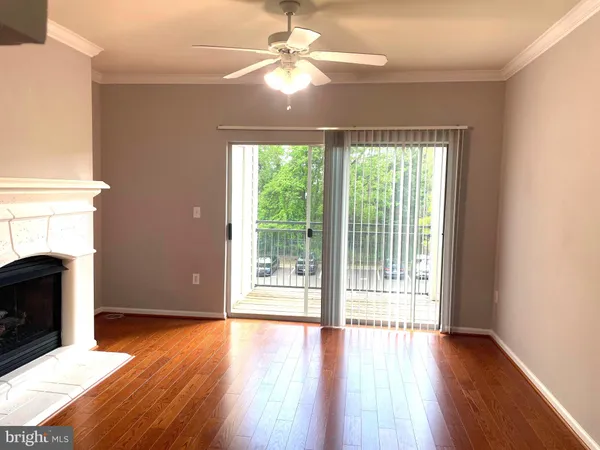 $1,950 | 12124 Garden Ridge Lane, Unit 301, Fairfax, VA 22030