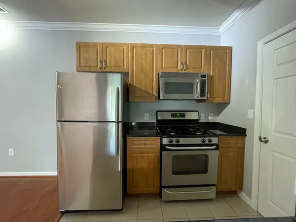 $1,950 | 12124 Garden Ridge Lane, Unit 301, Fairfax, VA 22030
