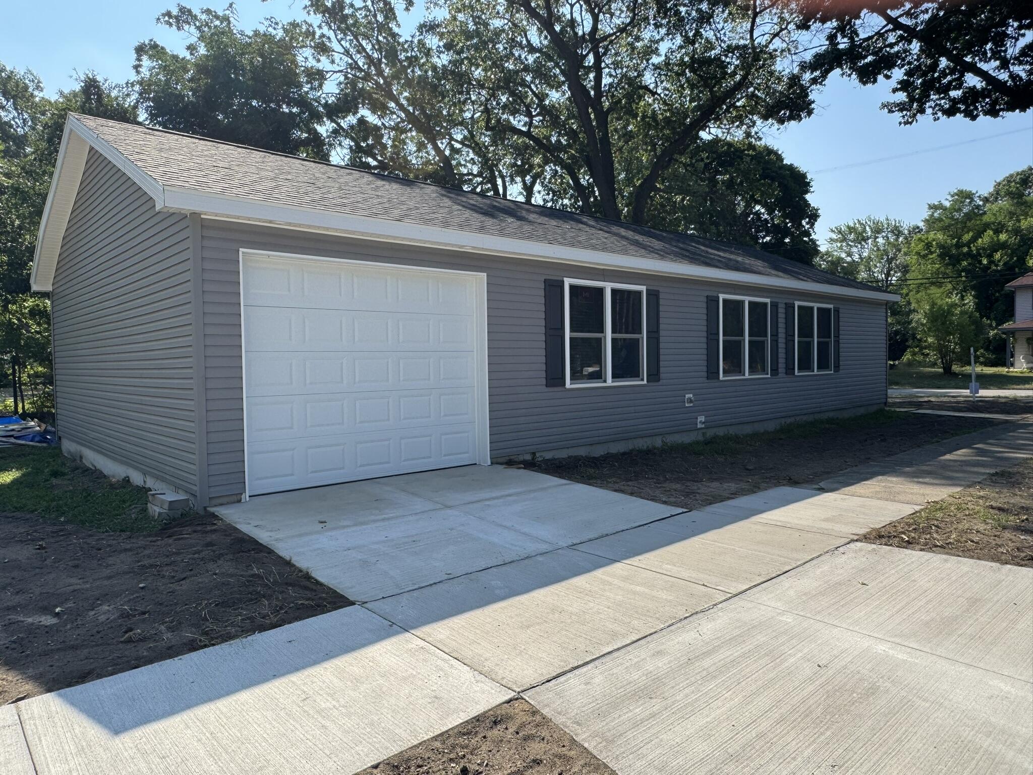 501 Alva Street Muskegon, MI 49442 - Photo 4 of 19 Exterior