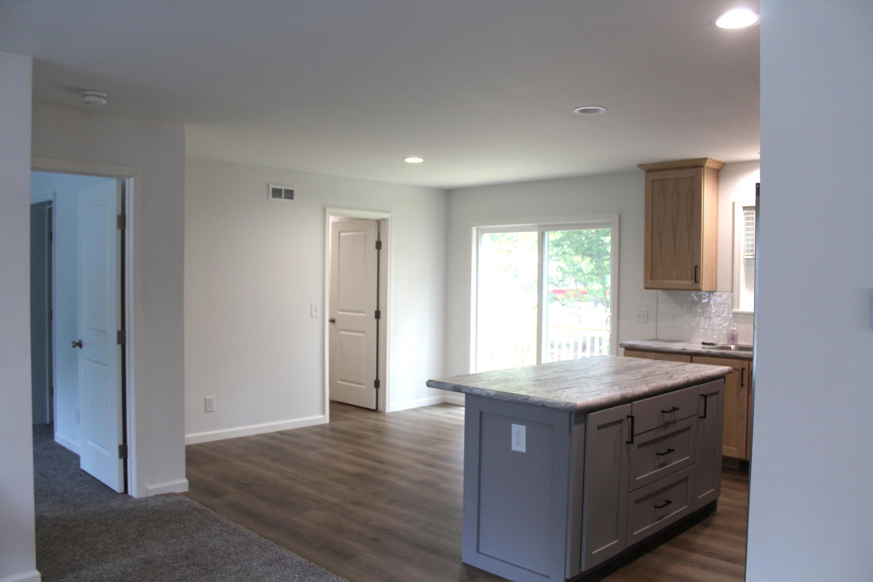 501 Alva Street Muskegon, MI 49442 - Photo 8 of 19 IMG_2572