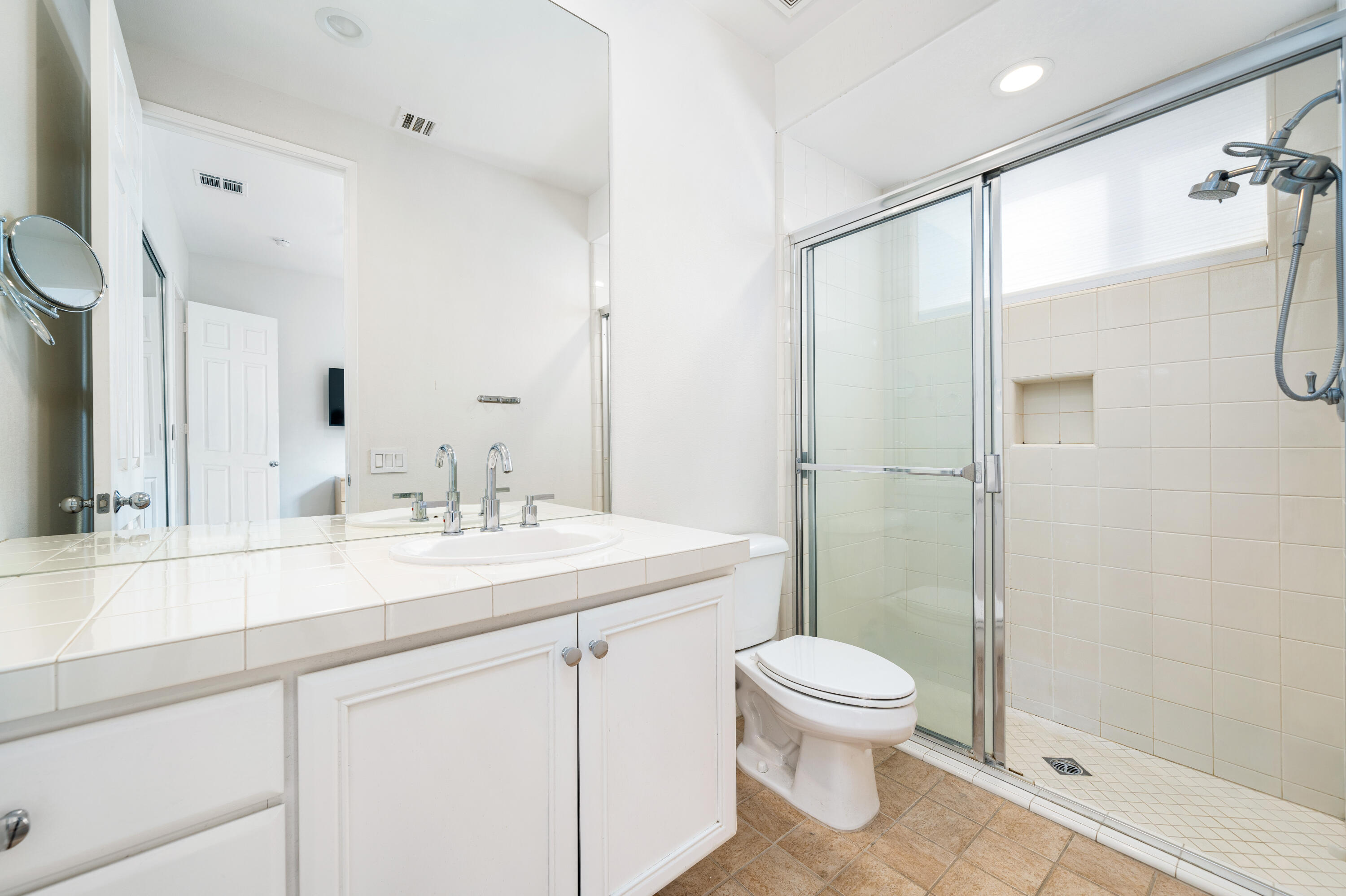 79060 River Rock Road La Quinta, CA 92253 - Photo 23 of 36 Guest Bathroom