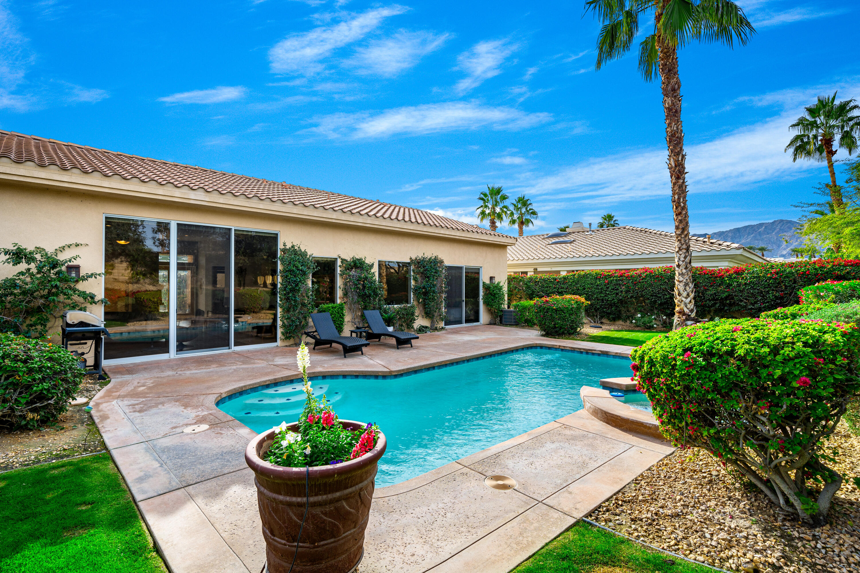 79060 River Rock Road La Quinta, CA 92253 - Photo 32 of 36 Pool and Spa