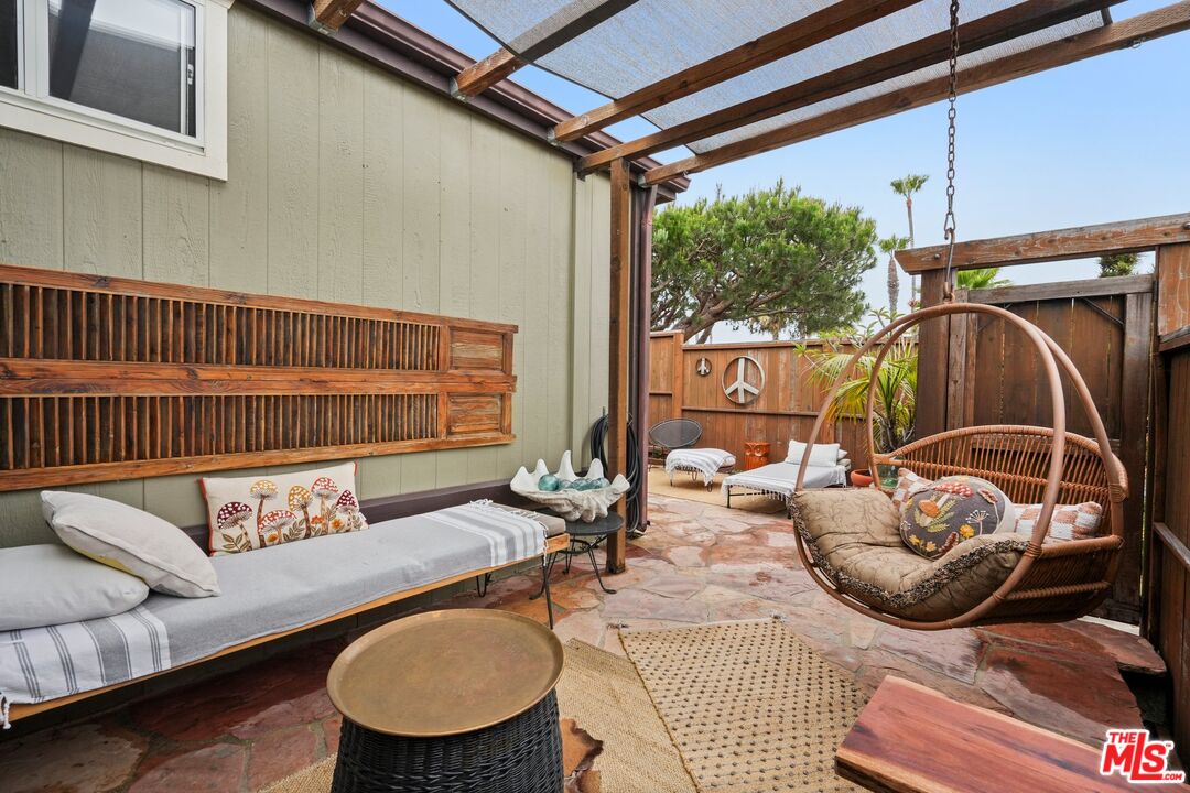 29500 Heathercliff Road, Unit 69 Malibu, CA 90265 - Photo 5 of 39