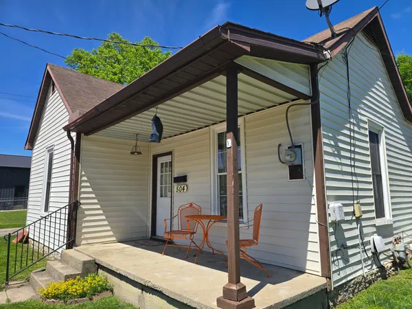 $185,000 | 504 Railroad Avenue, Aurora, IN 47001