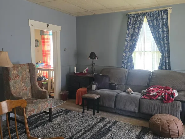 $185,000 | 504 Railroad Avenue, Aurora, IN 47001