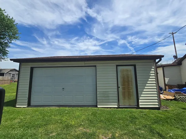 $185,000 | 504 Railroad Avenue, Aurora, IN 47001