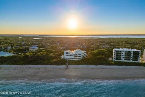$599,900 | 6355 South Hwy A1A, Unit 5, Melbourne Beach, FL 32951