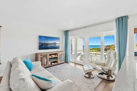 $599,900 | 6355 South Hwy A1A, Unit 5, Melbourne Beach, FL 32951