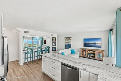 $599,900 | 6355 South Hwy A1A, Unit 5, Melbourne Beach, FL 32951